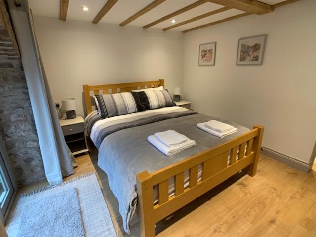 Swan House Tea Room And Bed & Breakfast Lydney Exterior photo